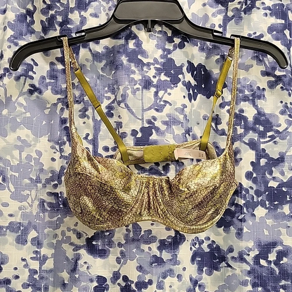 Victoria's Secret 36B Underwire Green Snakeskin Bra - Picture 1 of 6